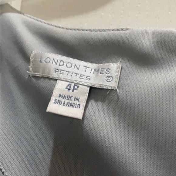 Dresses - Picture 2 of 5